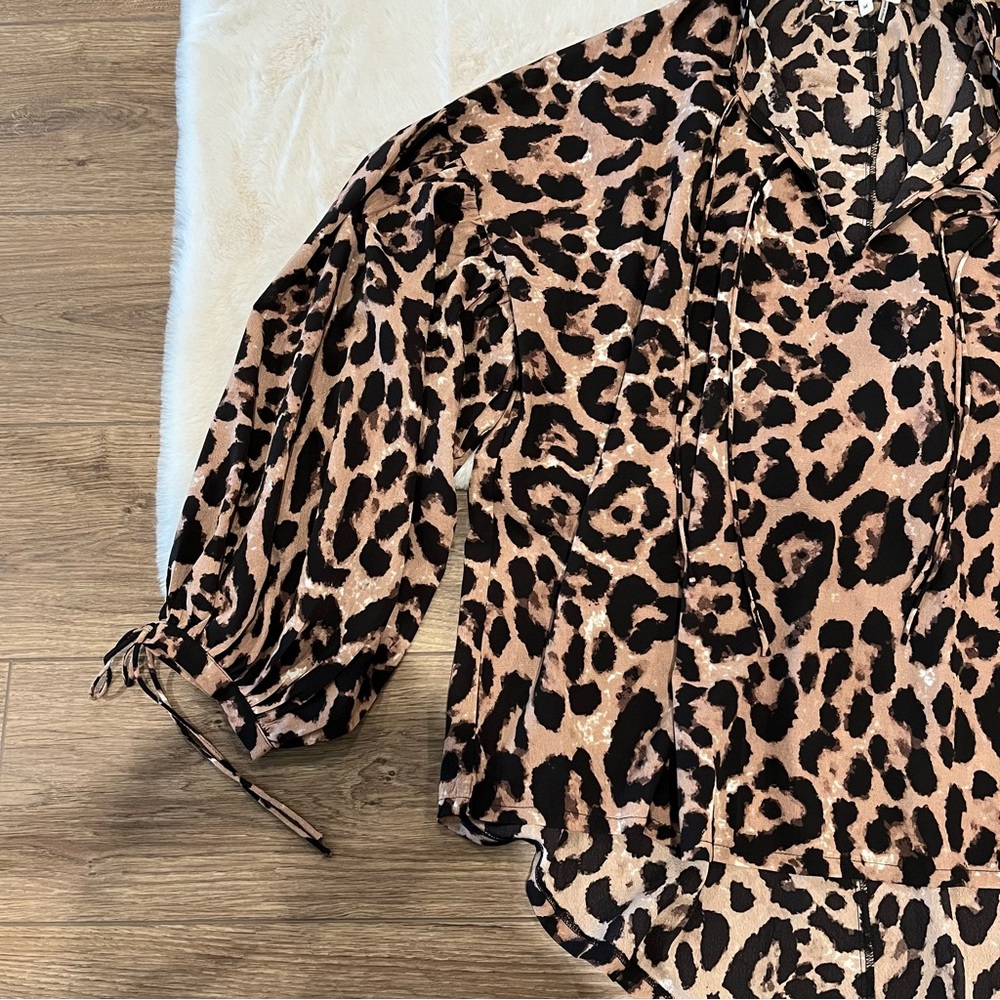 Leopard Print Tunic Blouse Size M - Picture 3 of 7